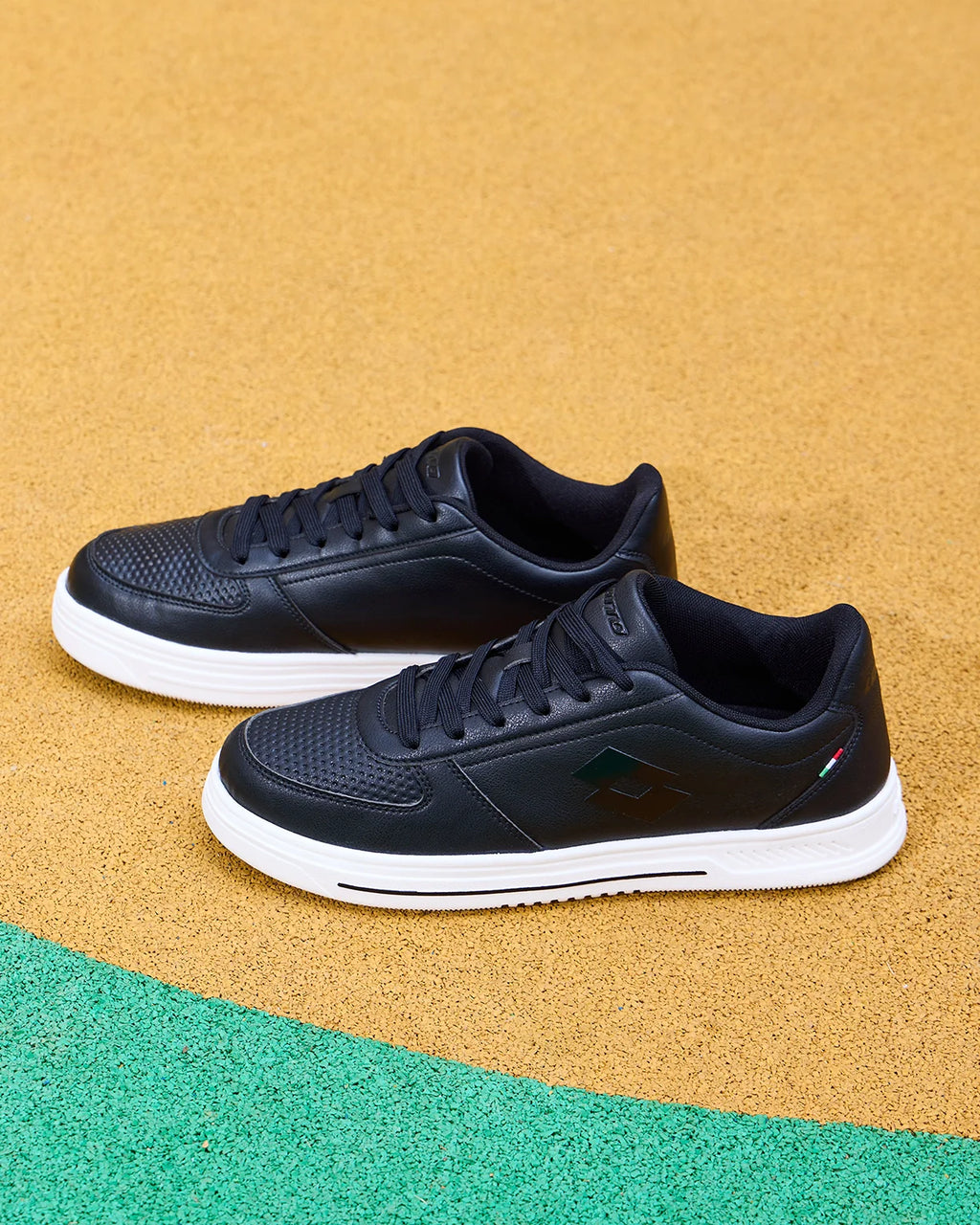Strada - Black Beauty-Star White