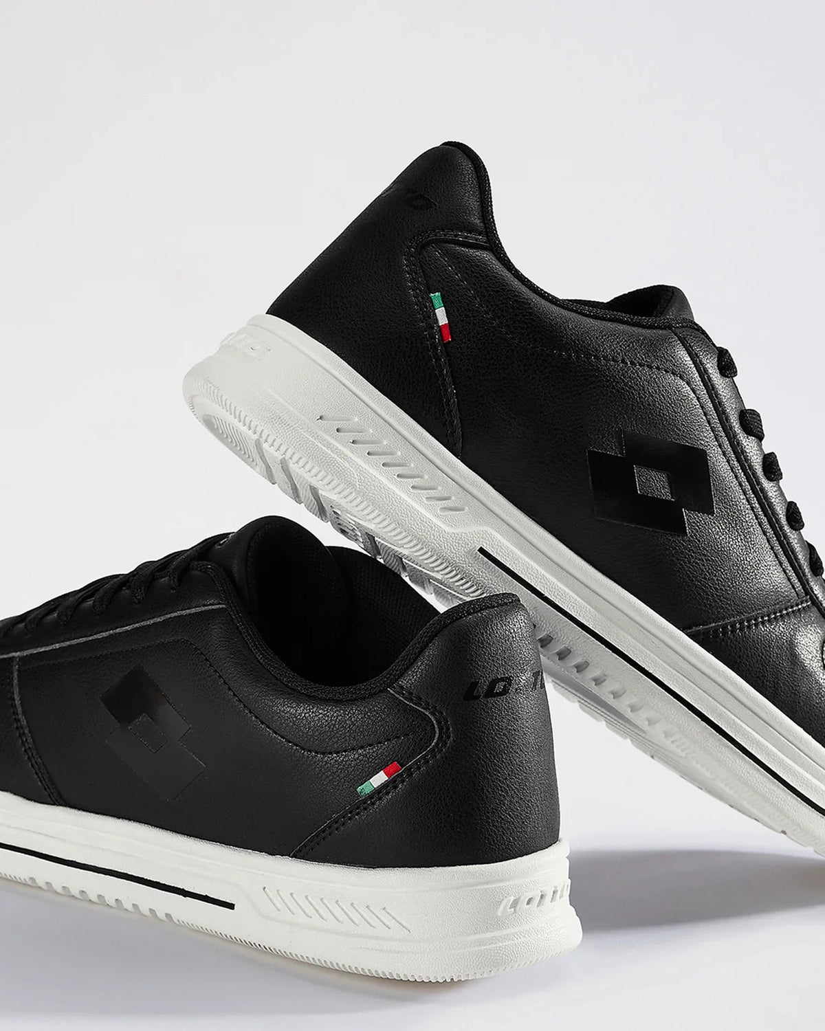 Strada - Black Beauty-Star White