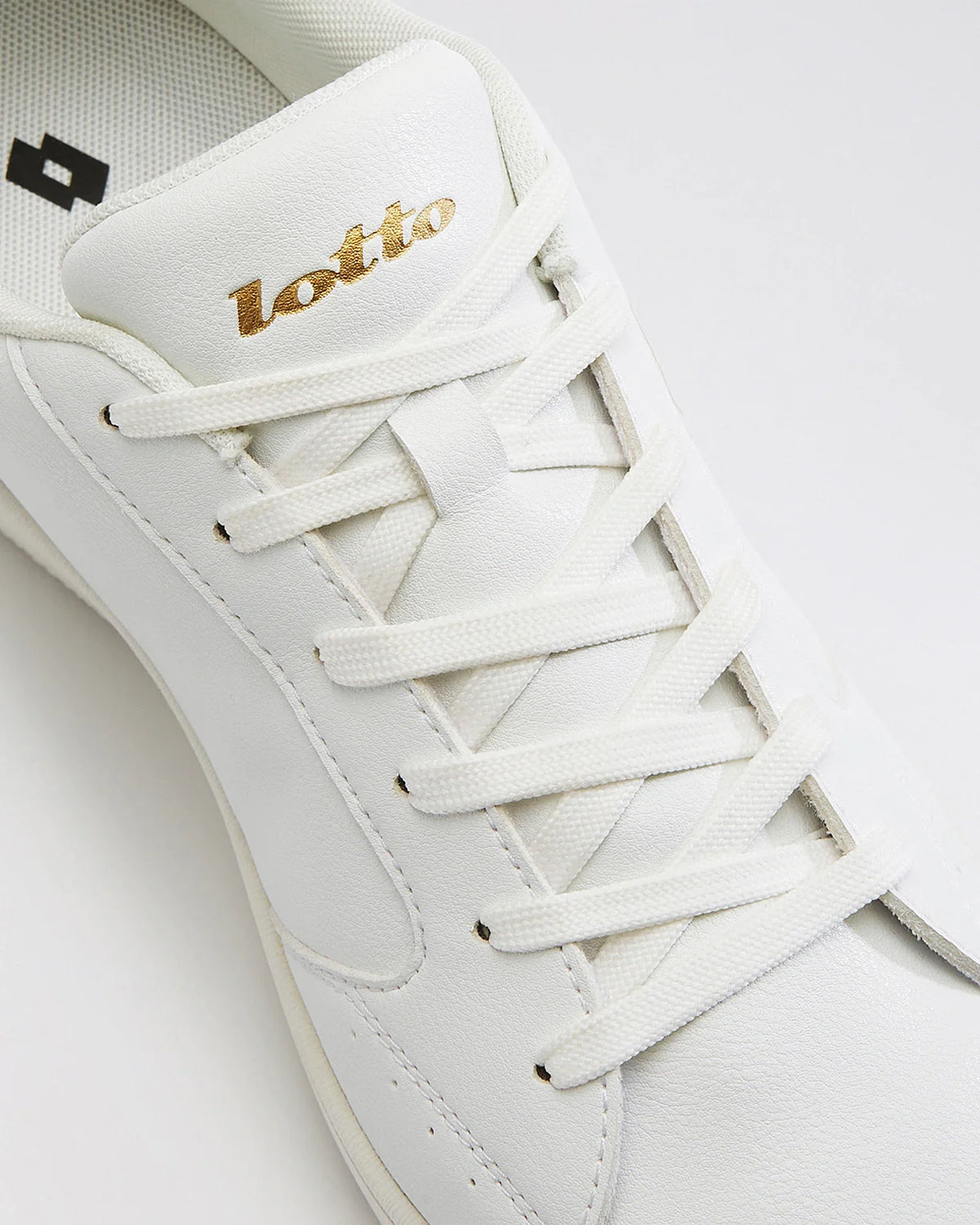 Autograph Urbano - Star White-Black Beauty