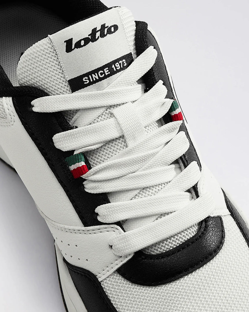 Hoop Star Urbano - Star White-Black Beauty