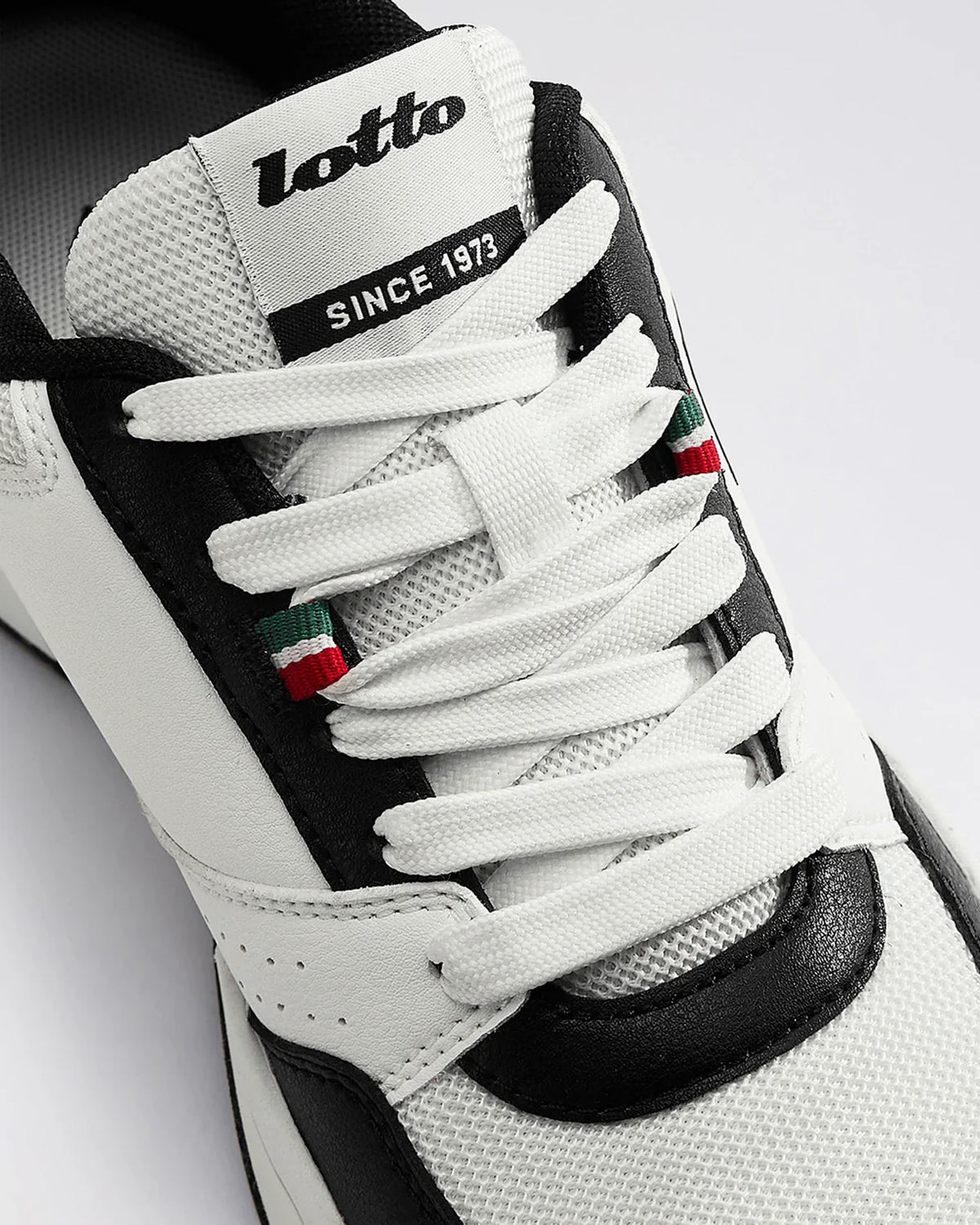 Hoop Star Urbano - Star White-Black Beauty