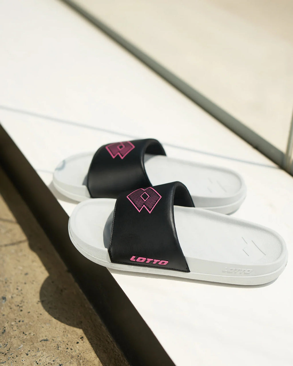 Enduro Plus - Black Beauty-Glacier Grey-Carmine Rose