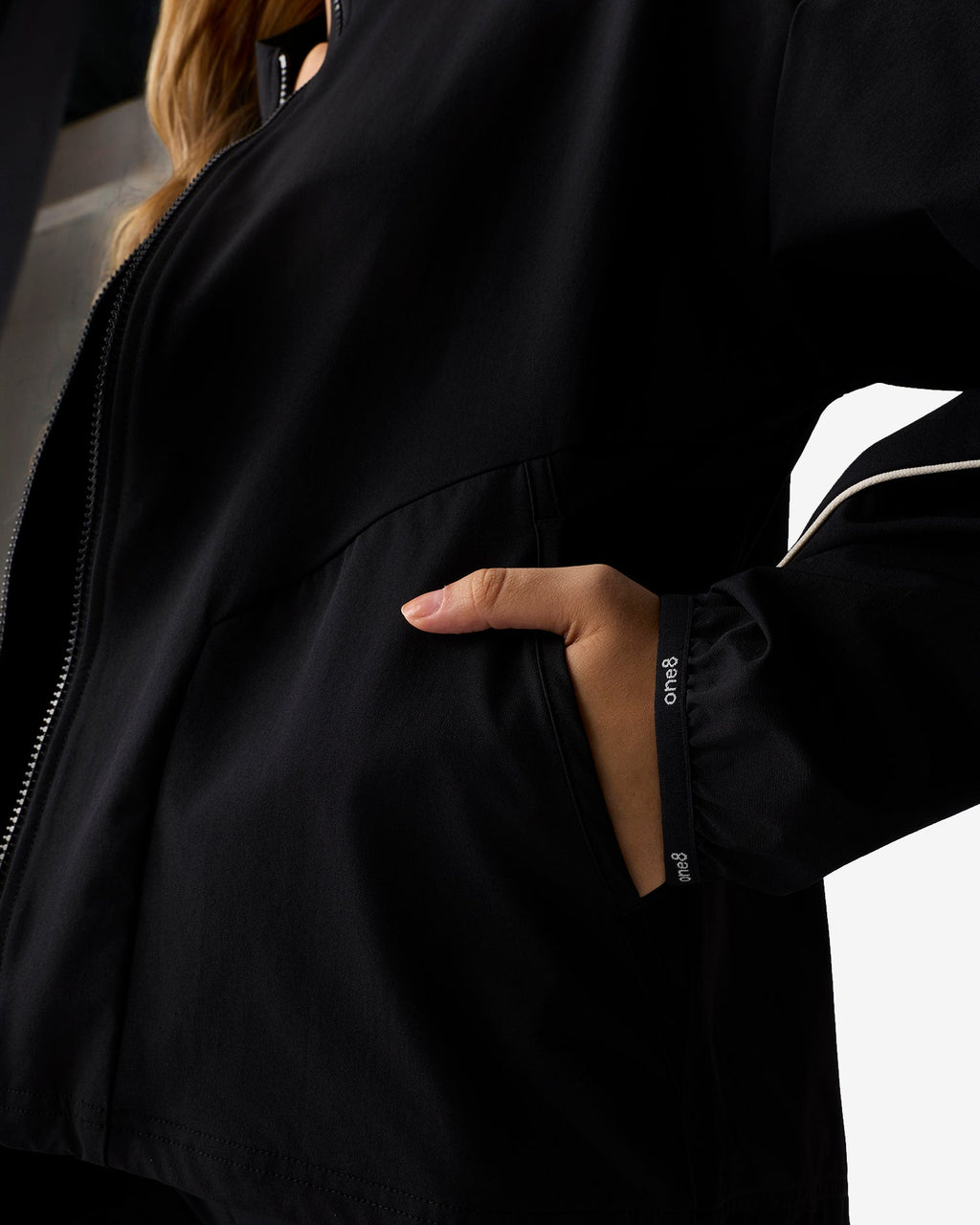 Zen Light Jacket - Black